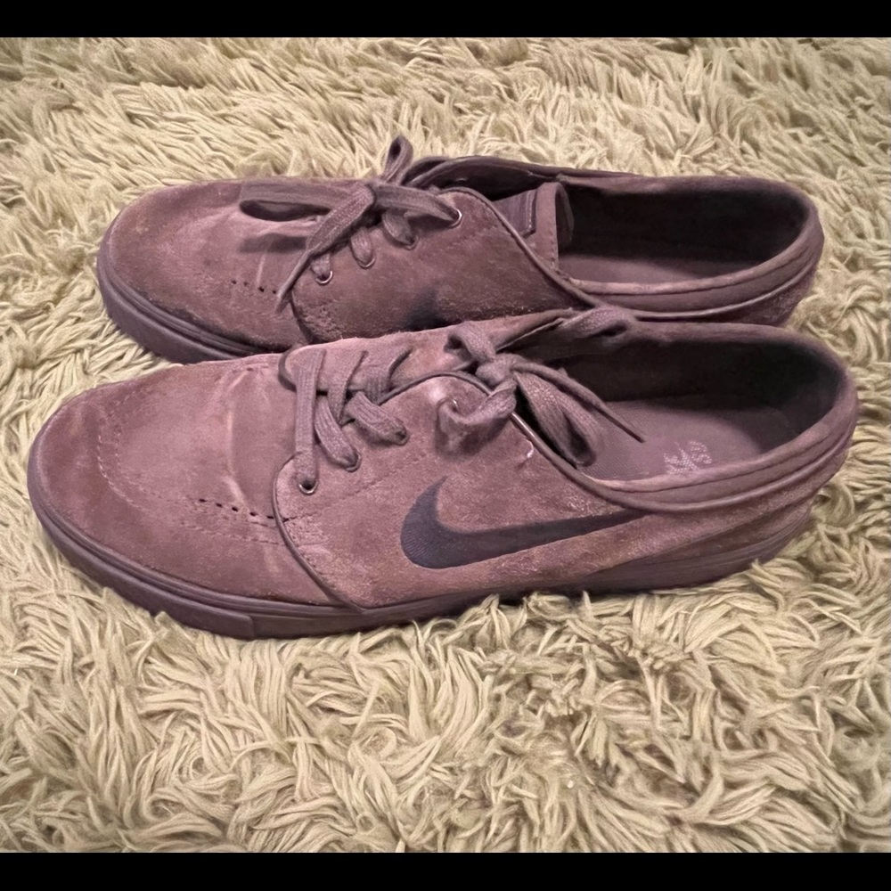 Mens size 7.5 Nike shoes